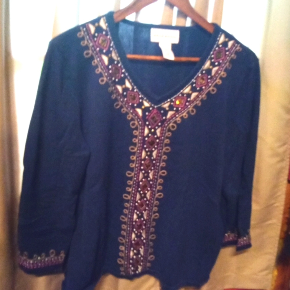 Alfred Dunner embroidered v neck shirt